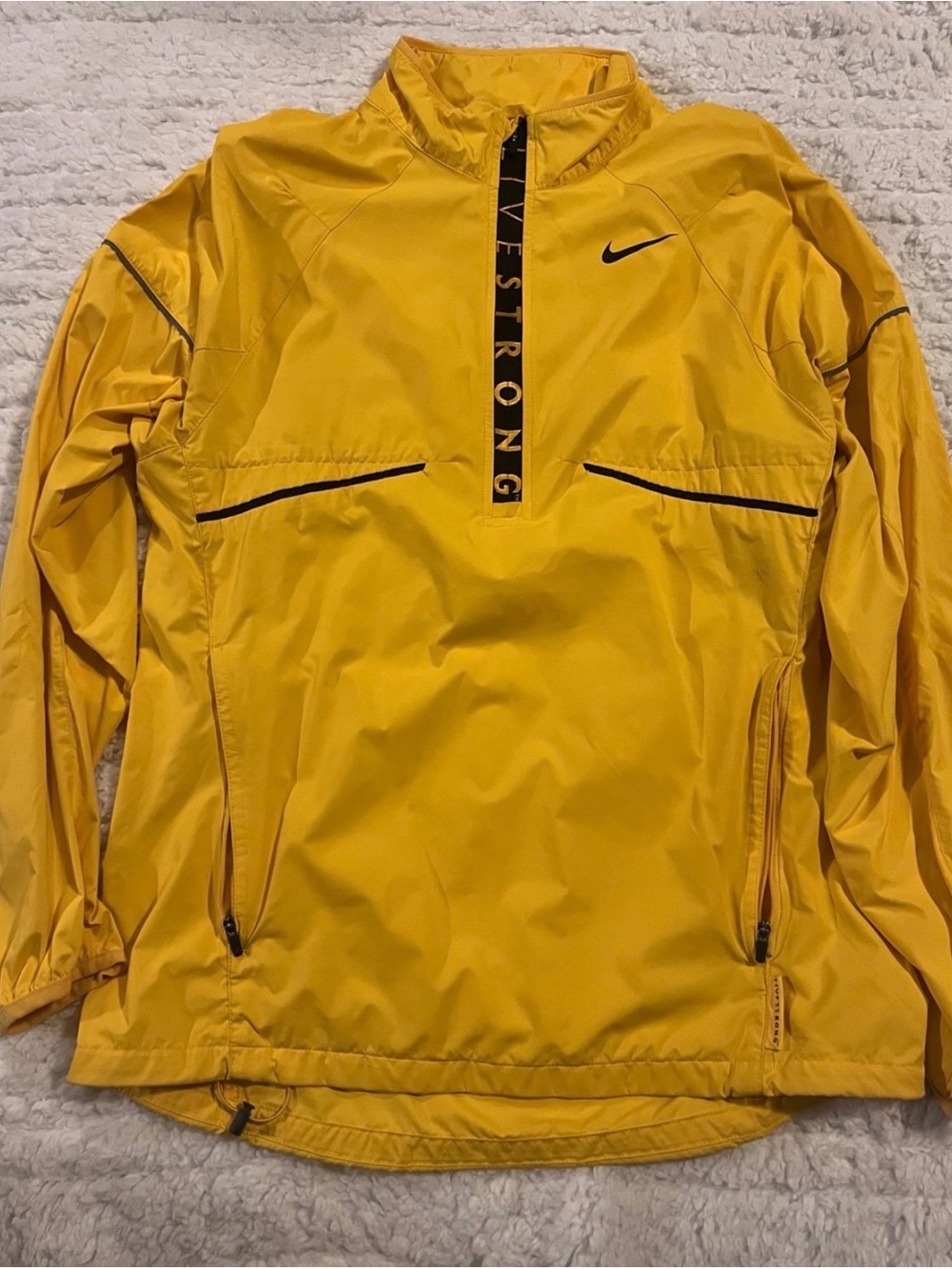 Nike Livestrong Menās Yellow Windbreaker Jacket, Size Small